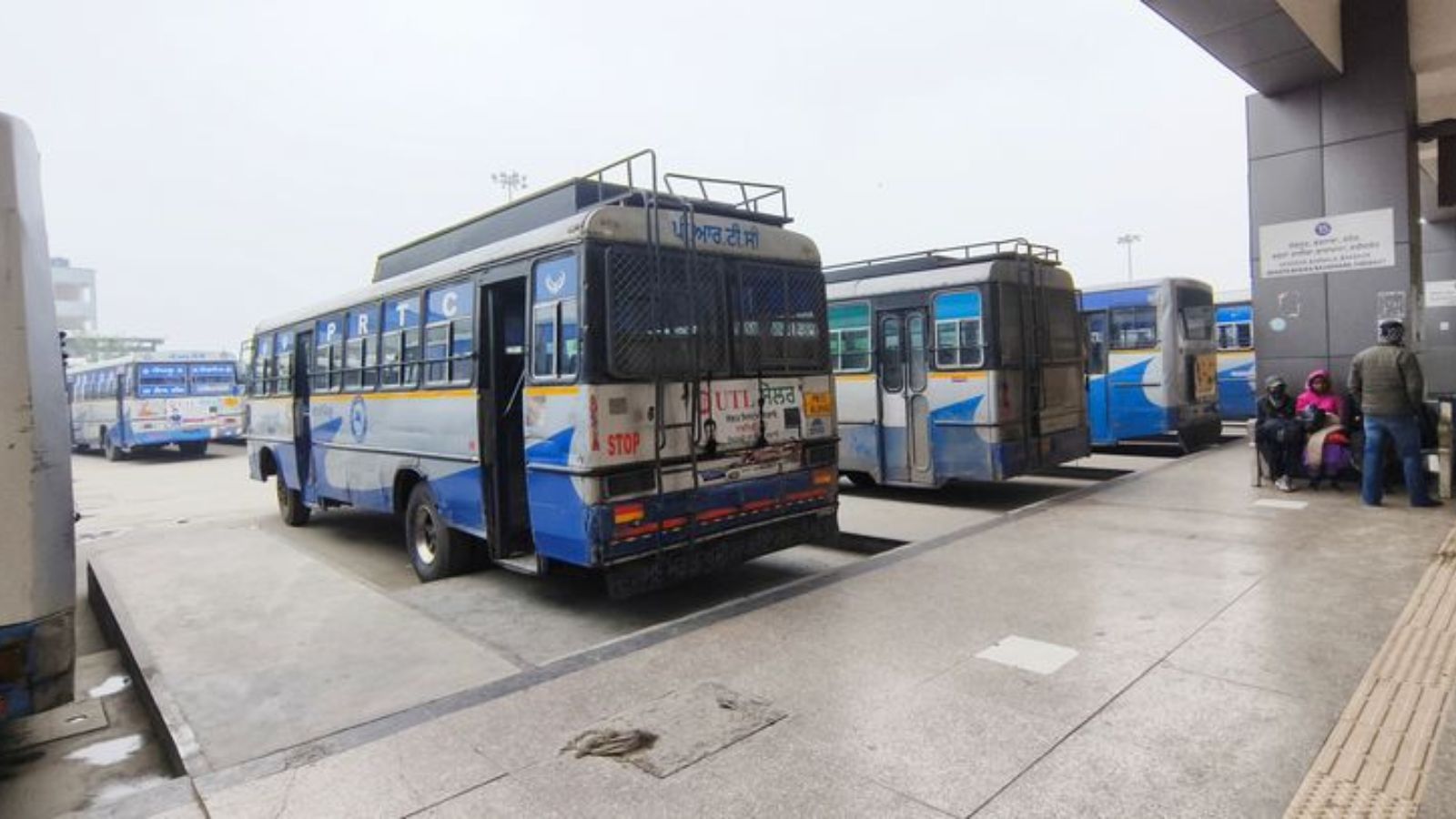 Punjab Roadways, PRTC strike, Punjab bus service closed, kilometer scheme dispute, Punjab government, PUNBUS union, Chandigarh protest